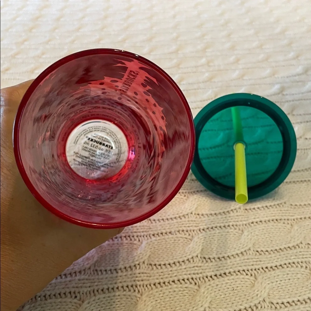 2022 Starbucks strawberry glass tumbler w/ lid and straw. Excellent condition